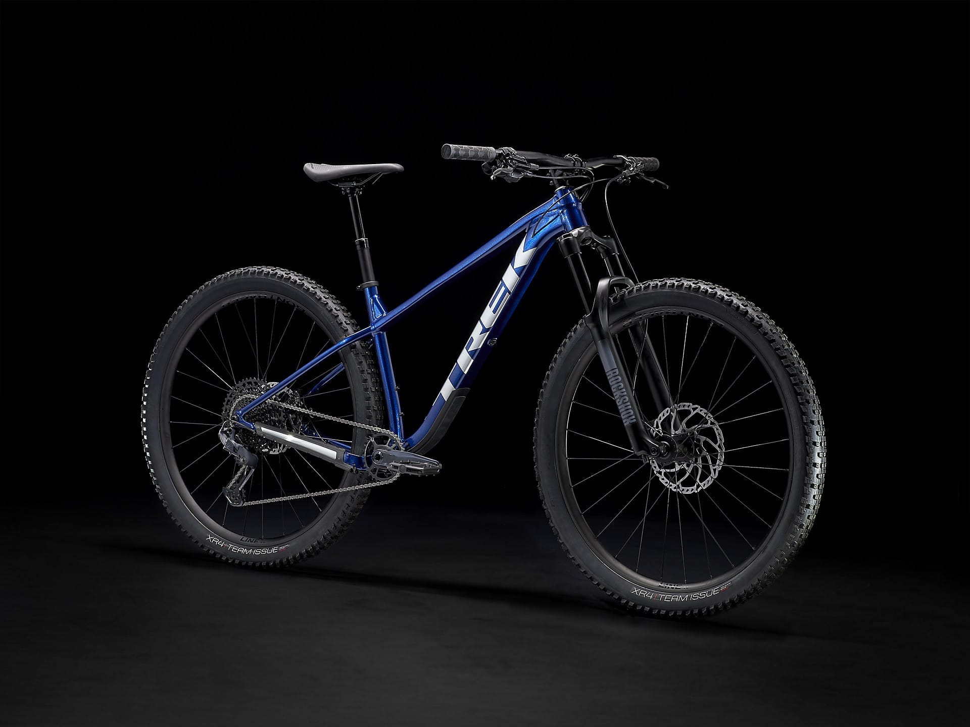 Trek orders roscoe 8 2019 mountain bike