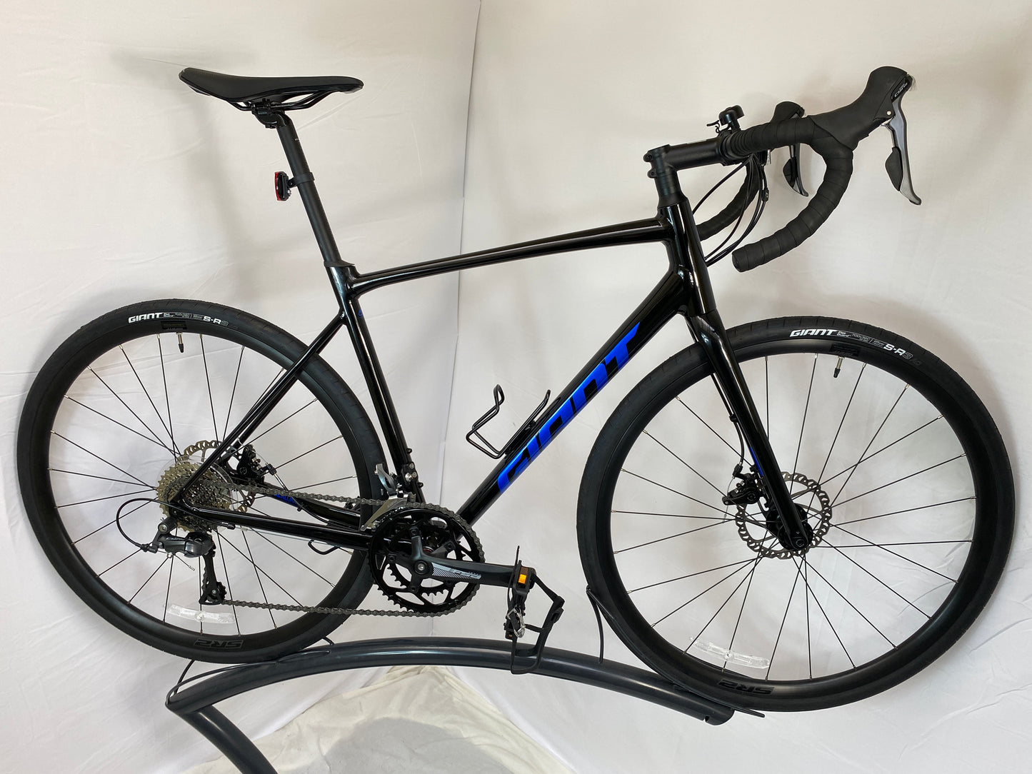 GIANT CONTEND AR 4 ROAD BIKE 2022 BLACK **EX DEMO**