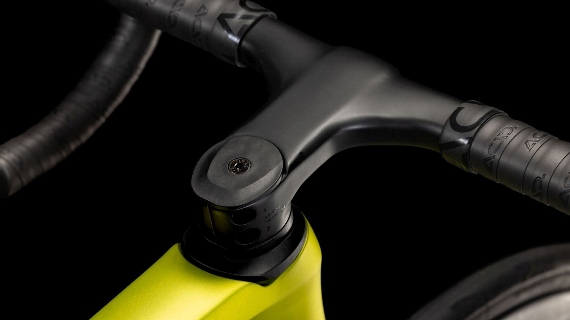 CUBE AGREE C:62 RACE ROAD BIKE 2025 FLASHLIME' N 'BLACK