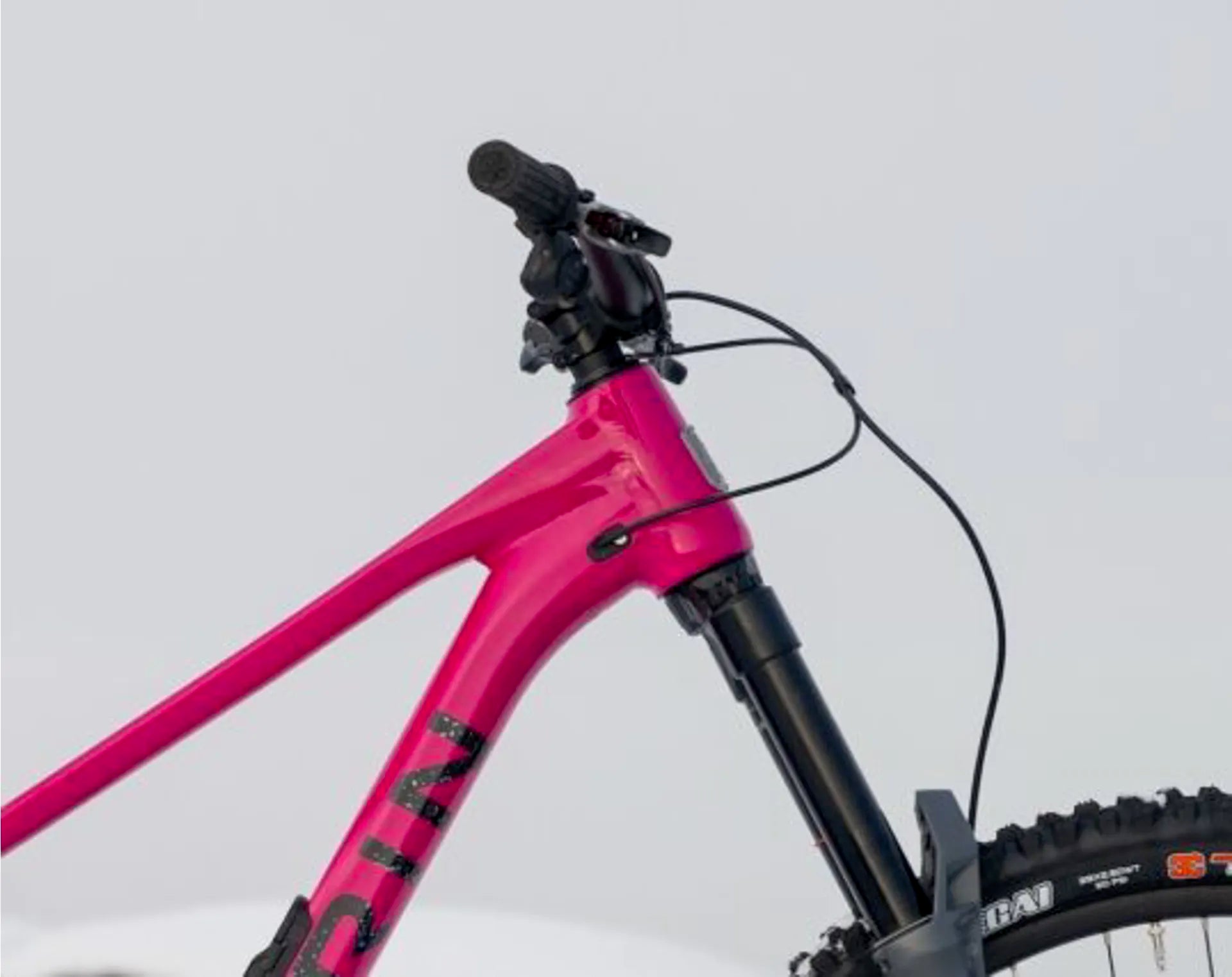 MARIN ALPINE TRAIL XR AXS FULL SUSPENSION MTB BIKE 2025 GLOSS MAGENTA/BLUE/BLACK