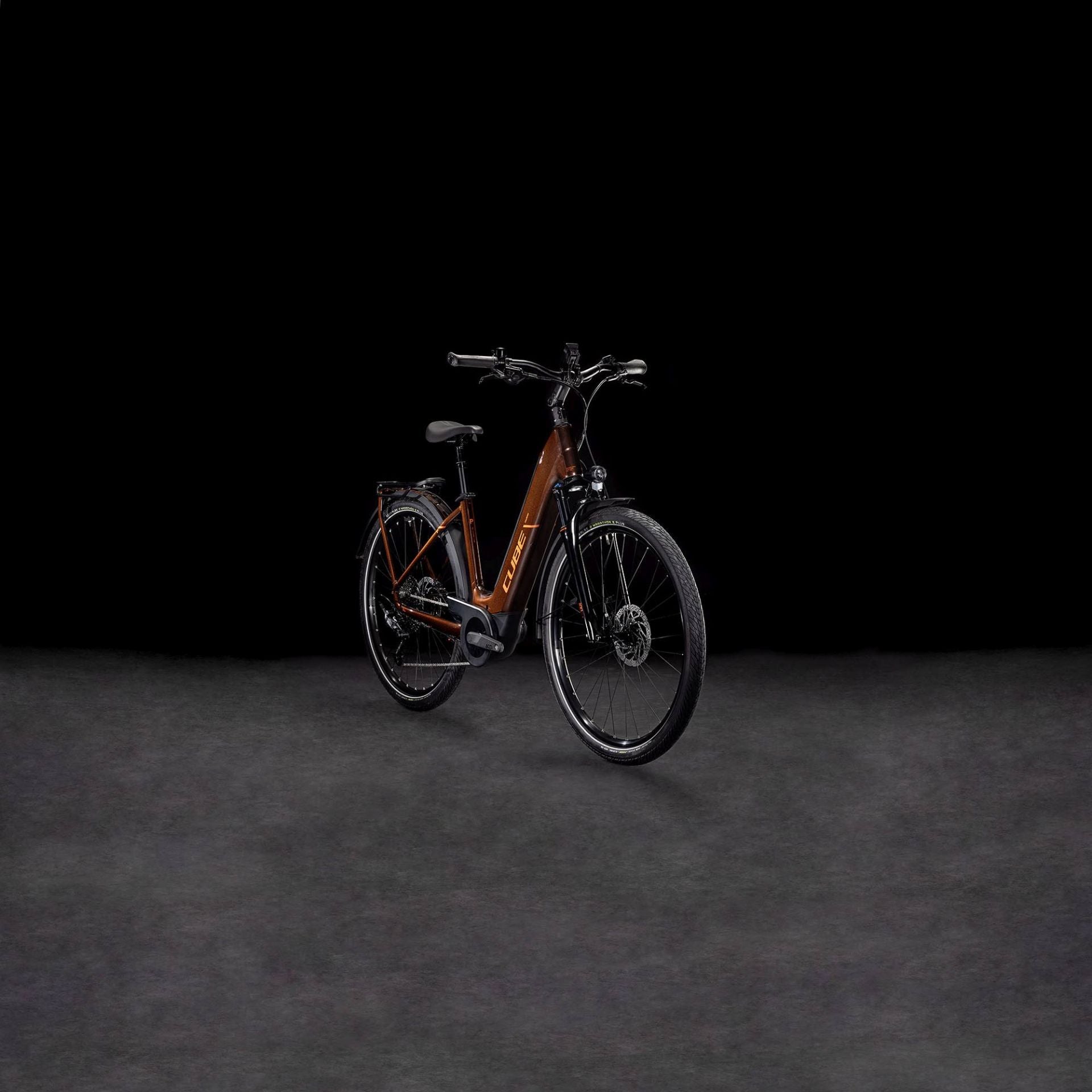 CUBE TOURING HYBRID PRO 625 EASY ENTRY eBIKE 2025 CINNAMON' N 'ORANGE