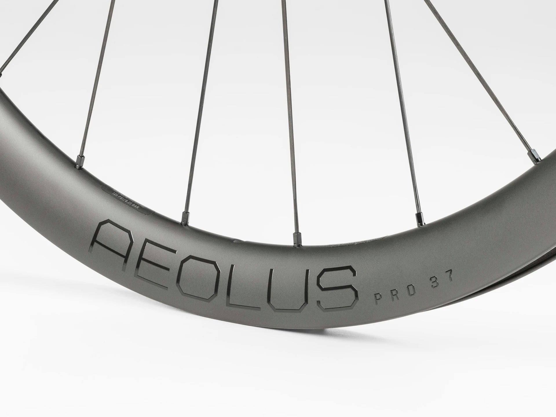 BONTRAGER AEOLUS PRO 37 TLR DISC REAR WHEEL