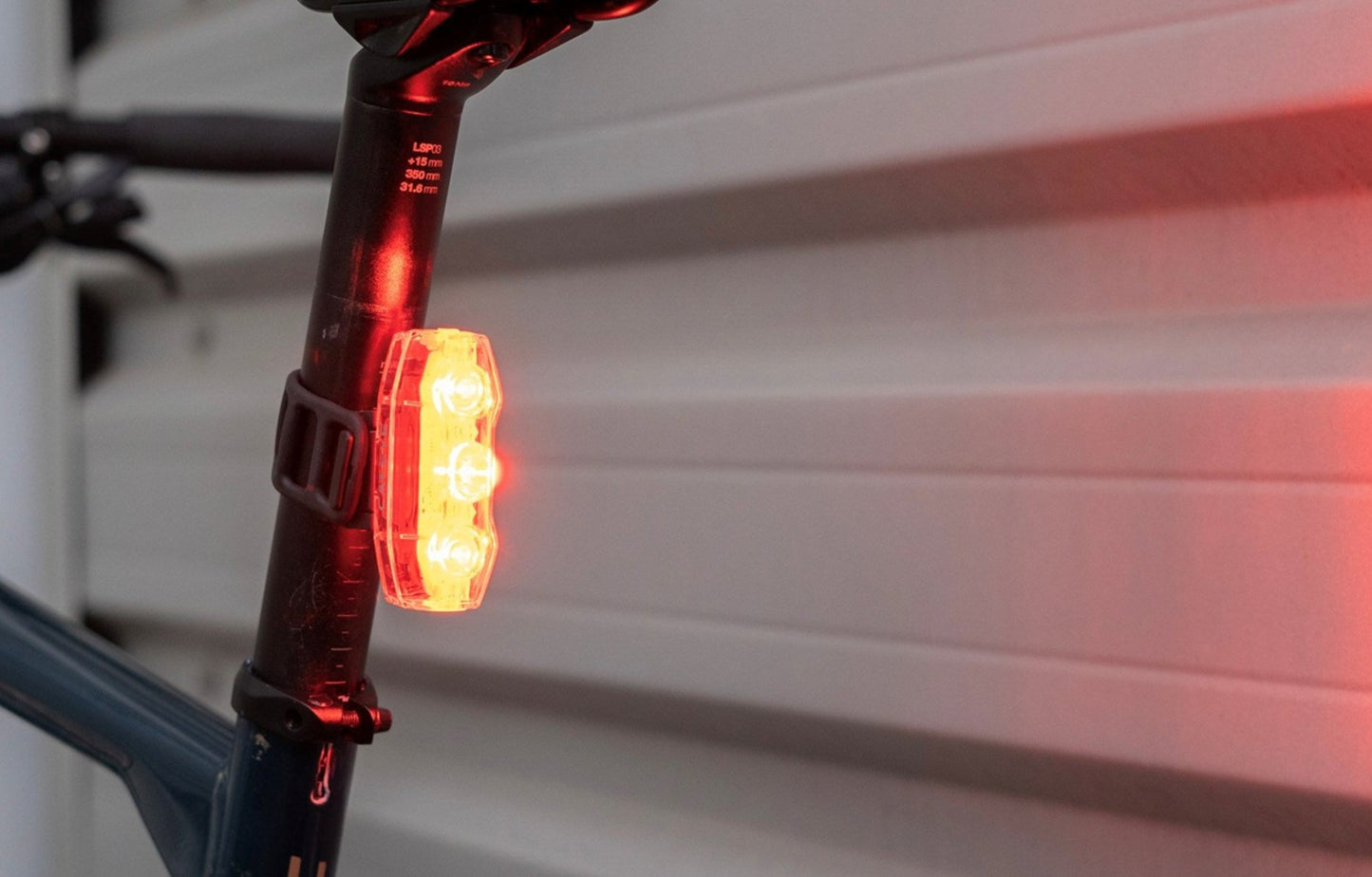 CATEYE VIZ 300 REAR BIKE LIGHT