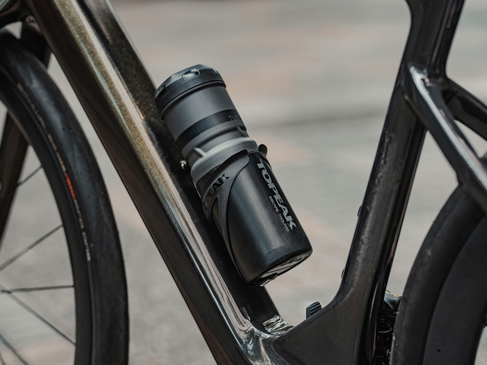 TOPEAK ESCAPE POD+ WITH TUBE CUBE