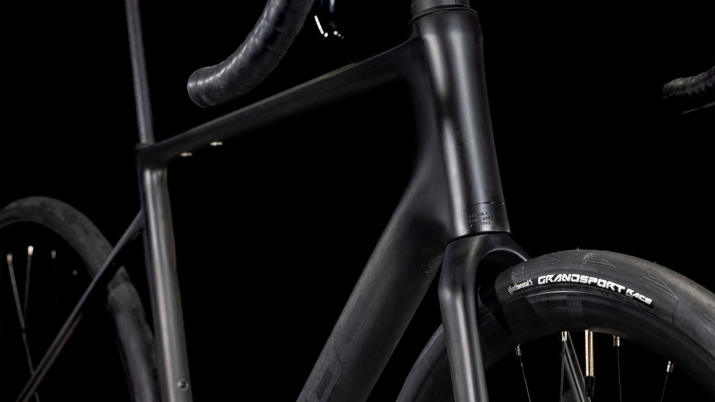 CUBE ATTAIN C:62 RACE ROAD BIKE 2025 BLACKLINE